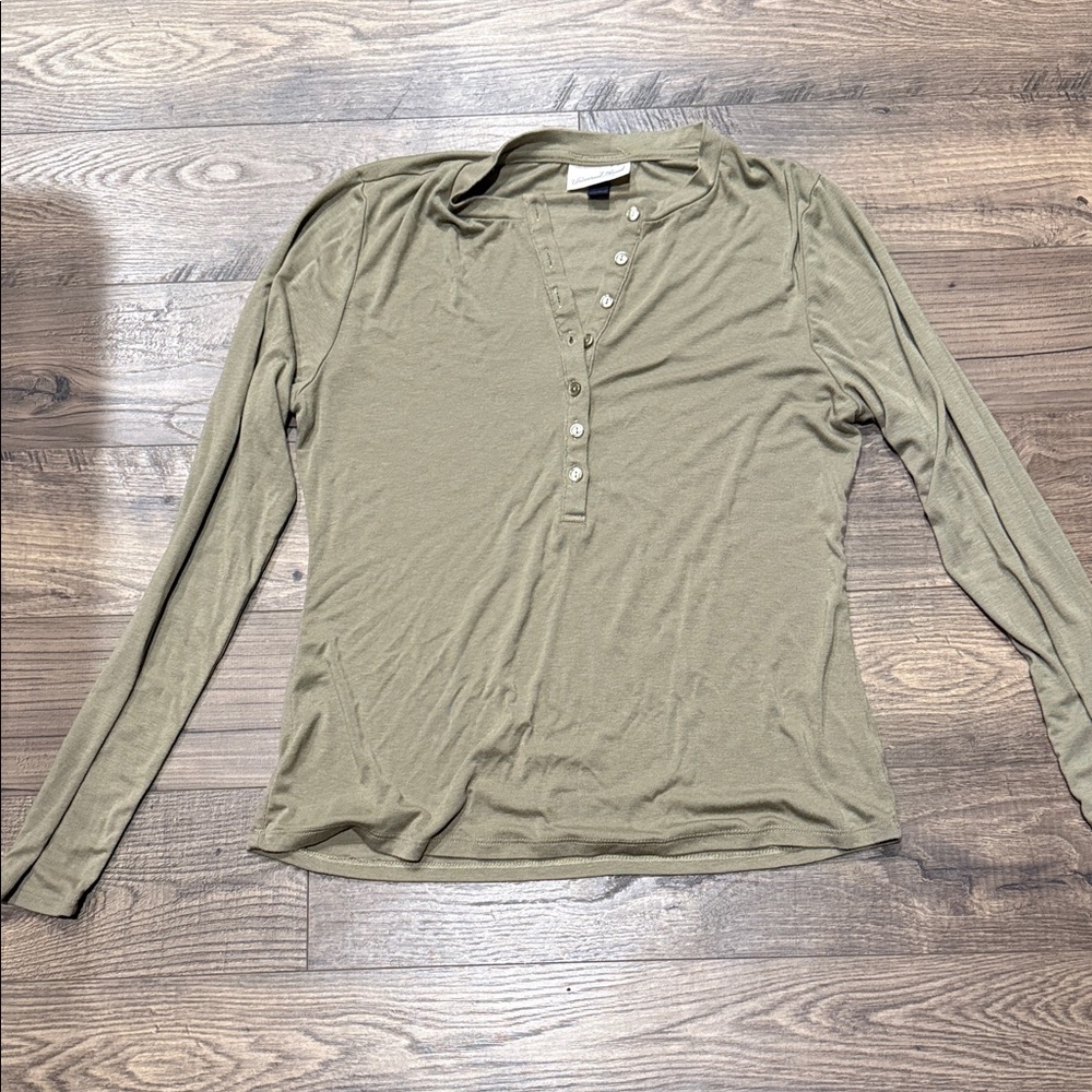 3/$8 Universal Thread Olive Henley